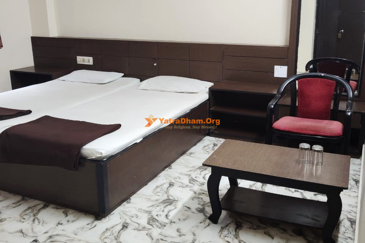 Jagannath Puri Hotel Arya Palace 2 Bed Room View