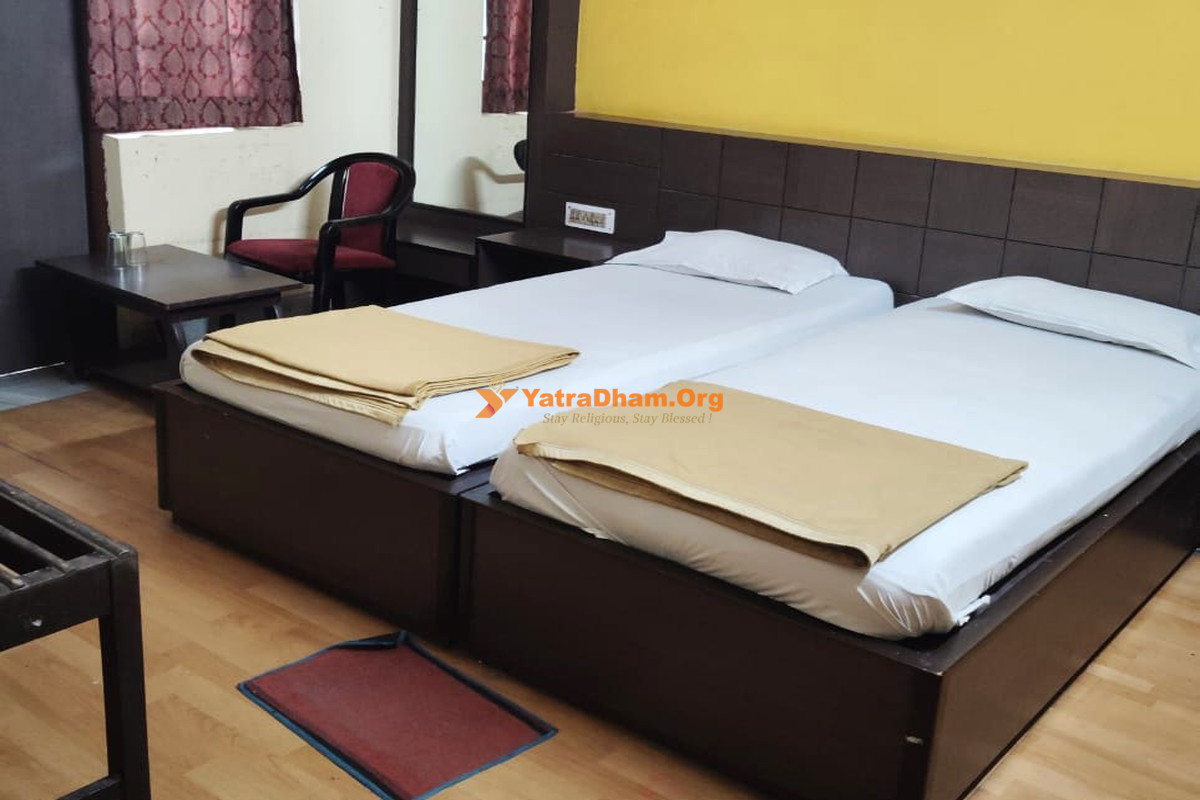 Jagannath Puri Hotel Arya Palace 2 Bed Room View