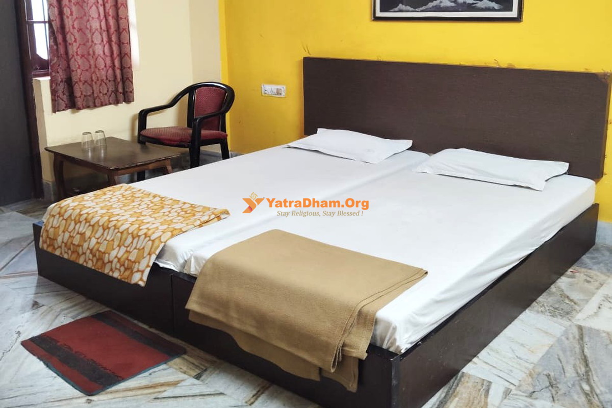 Jagannath Puri Hotel Arya Palace 2 Bed Room View
