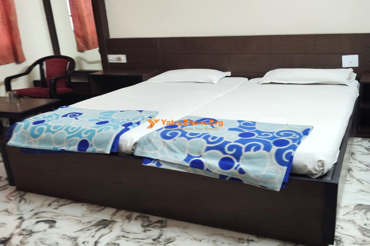 Jagannath Puri Hotel Arya Palace 2 Bed Room View