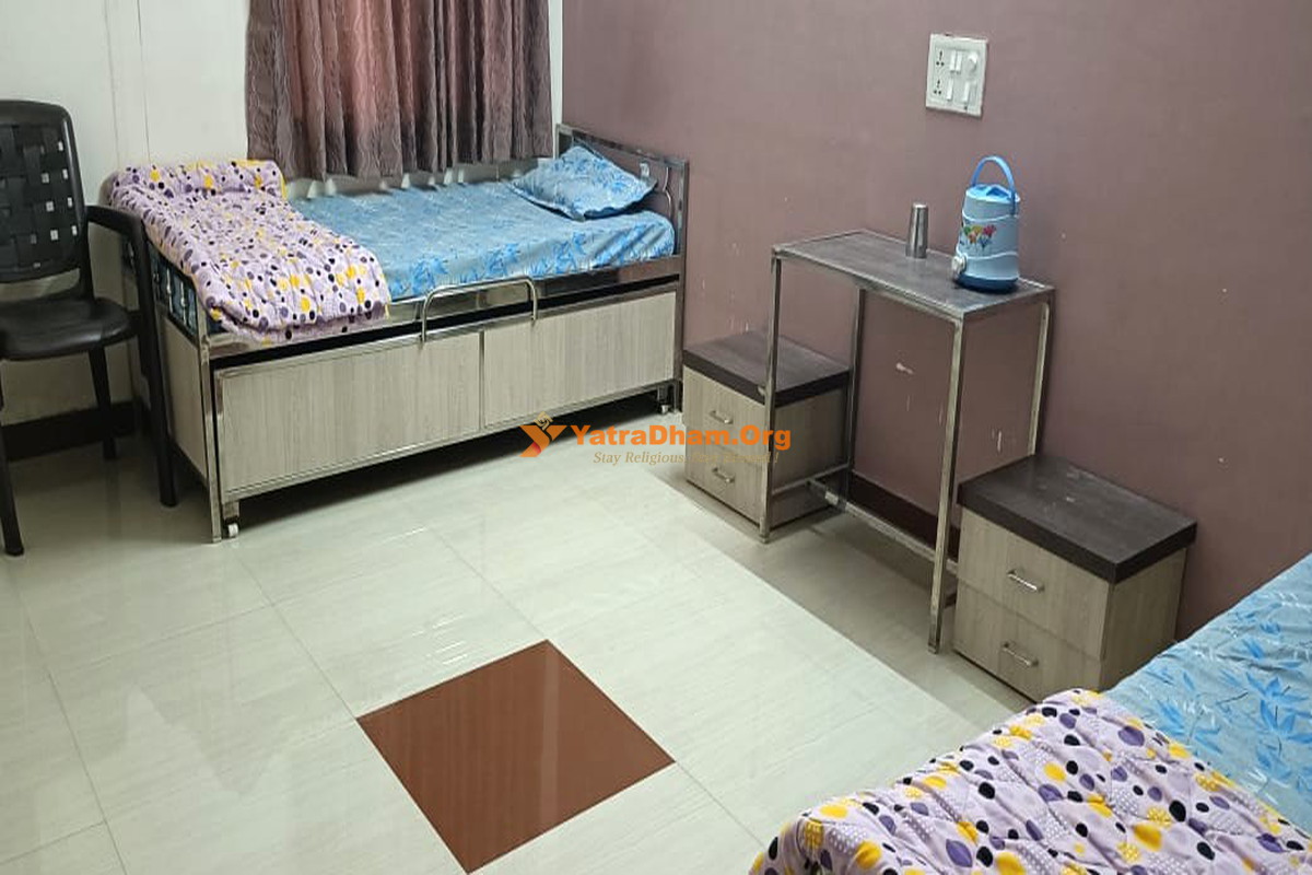 Surendranagar BAPS Shri Swaminarayan Dharamshala Room