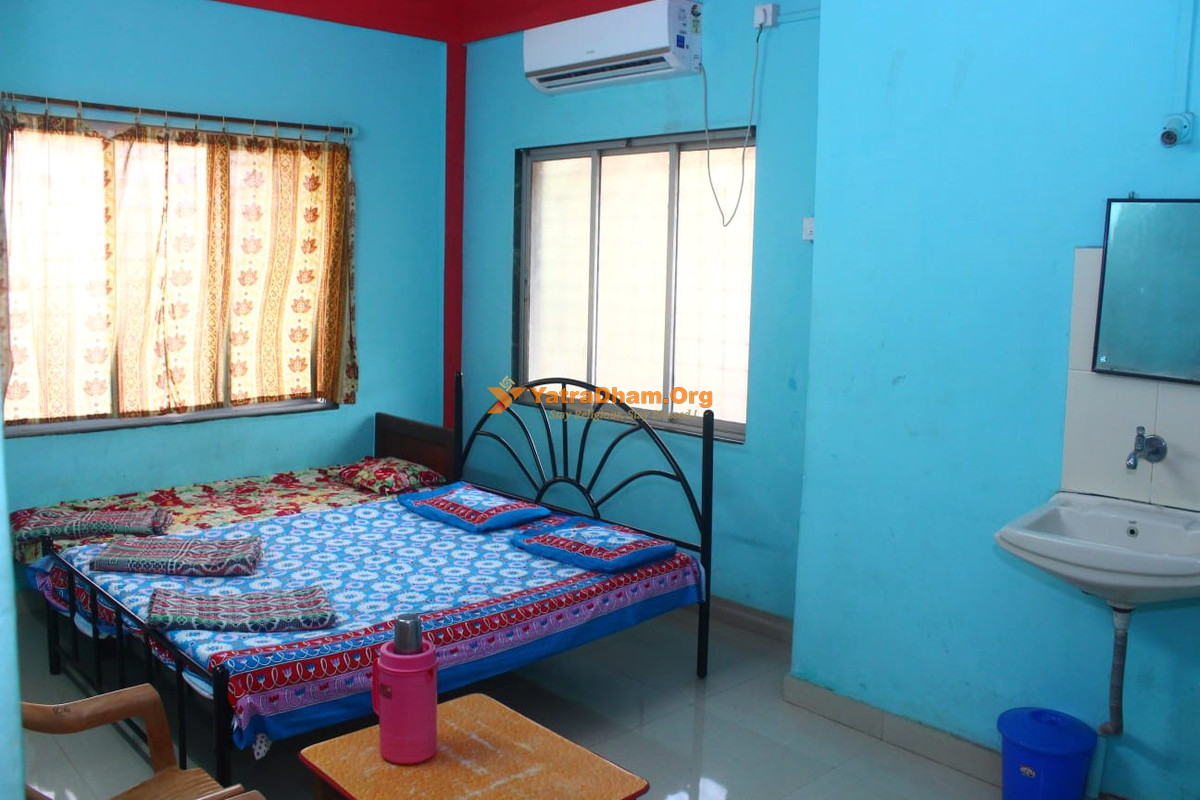 Yashwant Niwas Ganpatipule 3 Bed Room