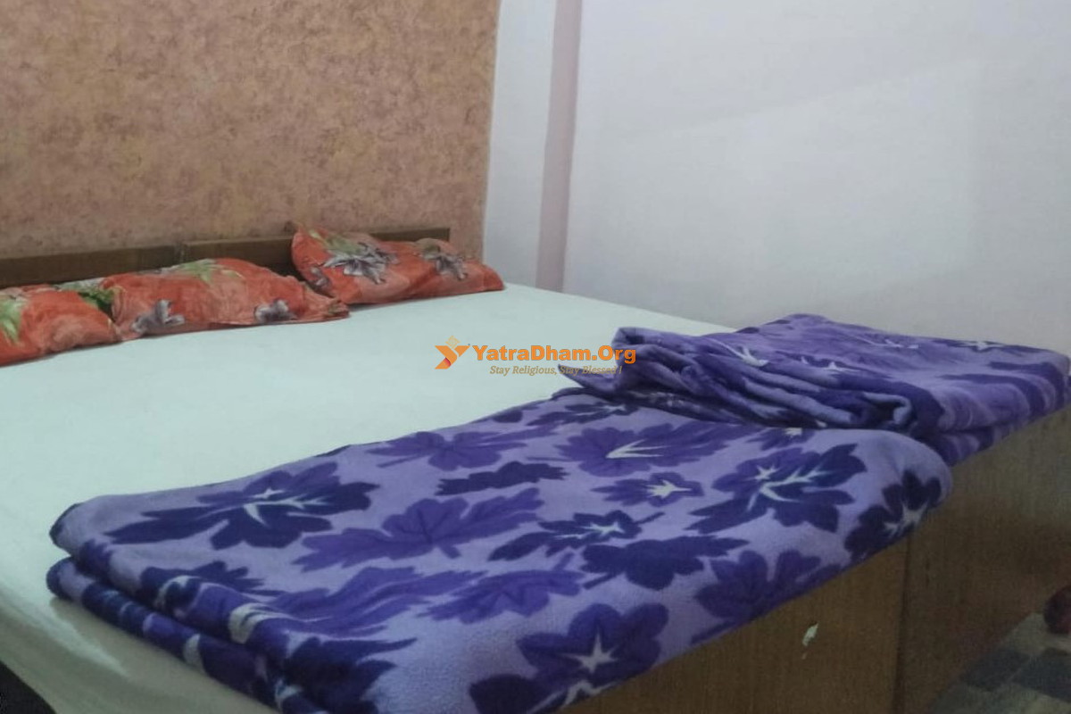 Hotel Amit Palace Prayagraj (Allahabad) Room
