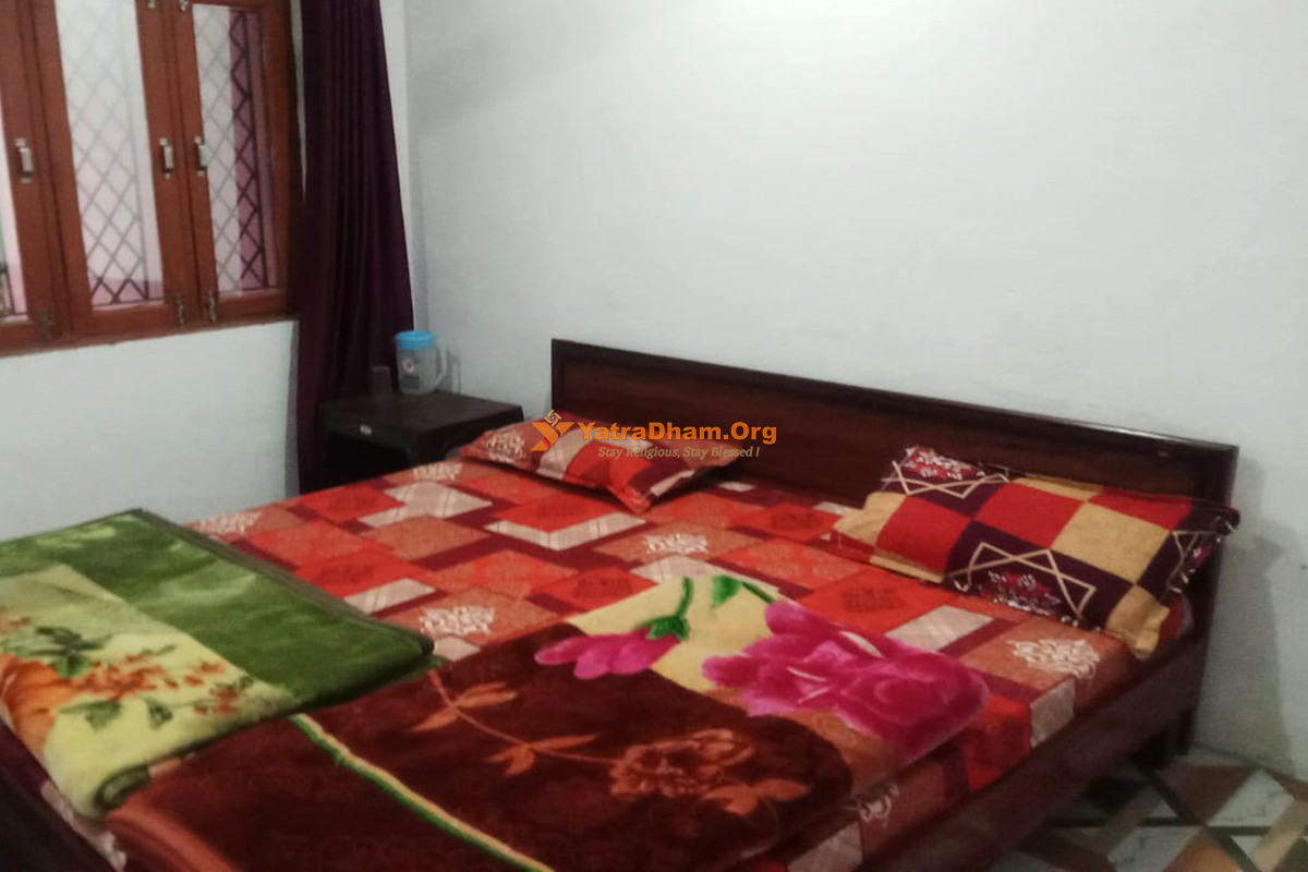 Hotel New Hilltop Narayankoti (Phata Kedarnath Road) 2 Bed Room