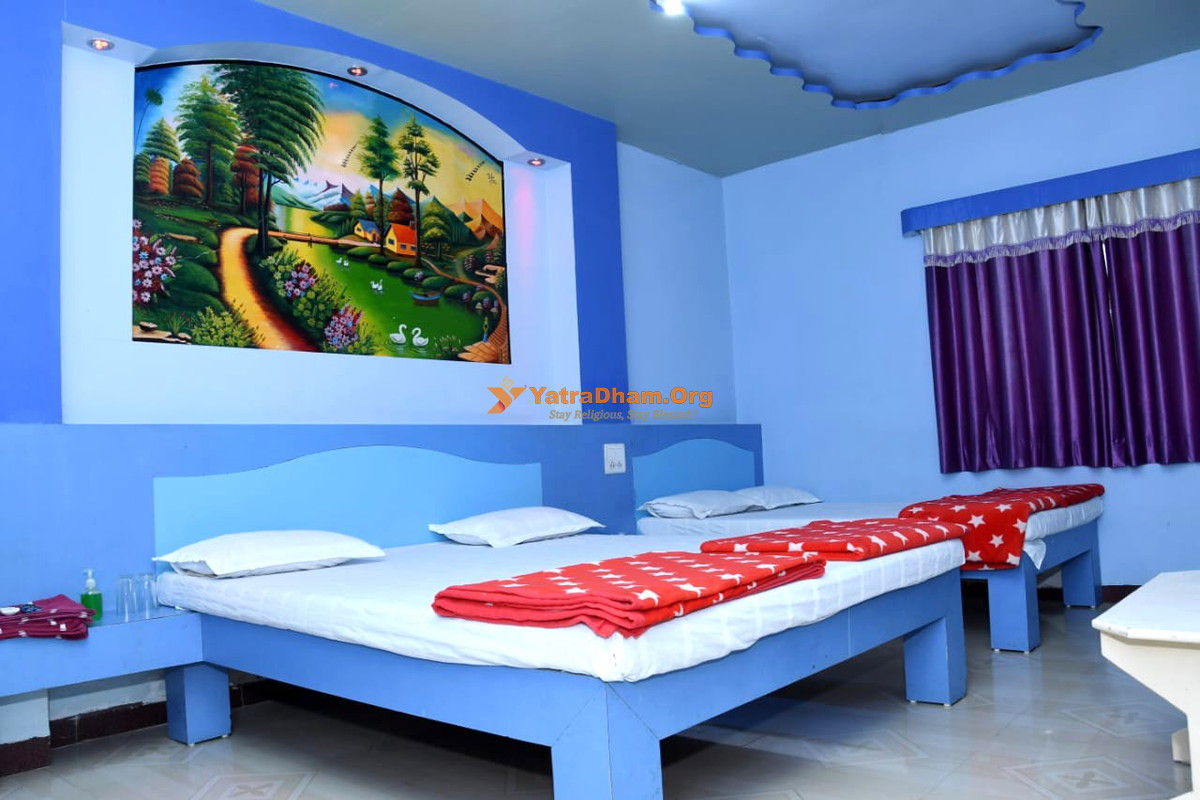 Omkareshwar Hotel Om Shiva 4 Bed Room