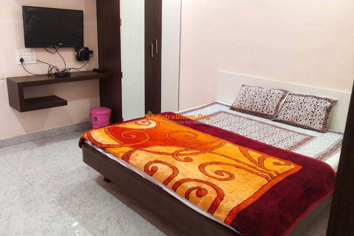 Hotel Bhagyalaxmi Lodging Shani Shingnapur 2 Bed Room