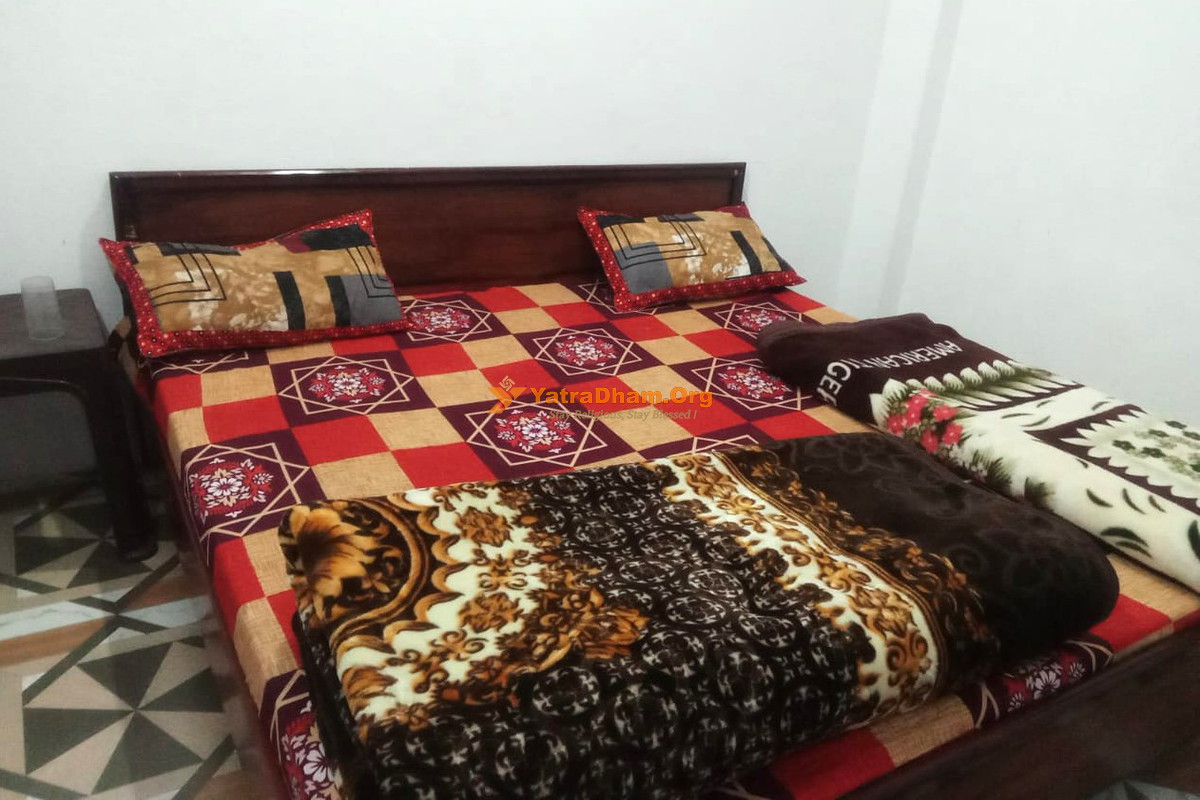 Hotel New Hilltop Narayankoti (Phata Kedarnath Road) 2 Bed Room