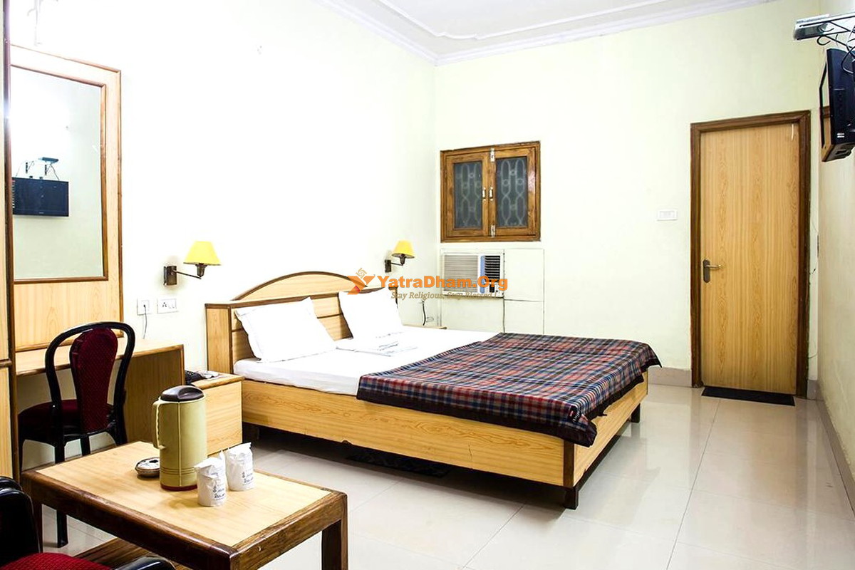 Hotel Kashi Prayagraj 2 Bed Room