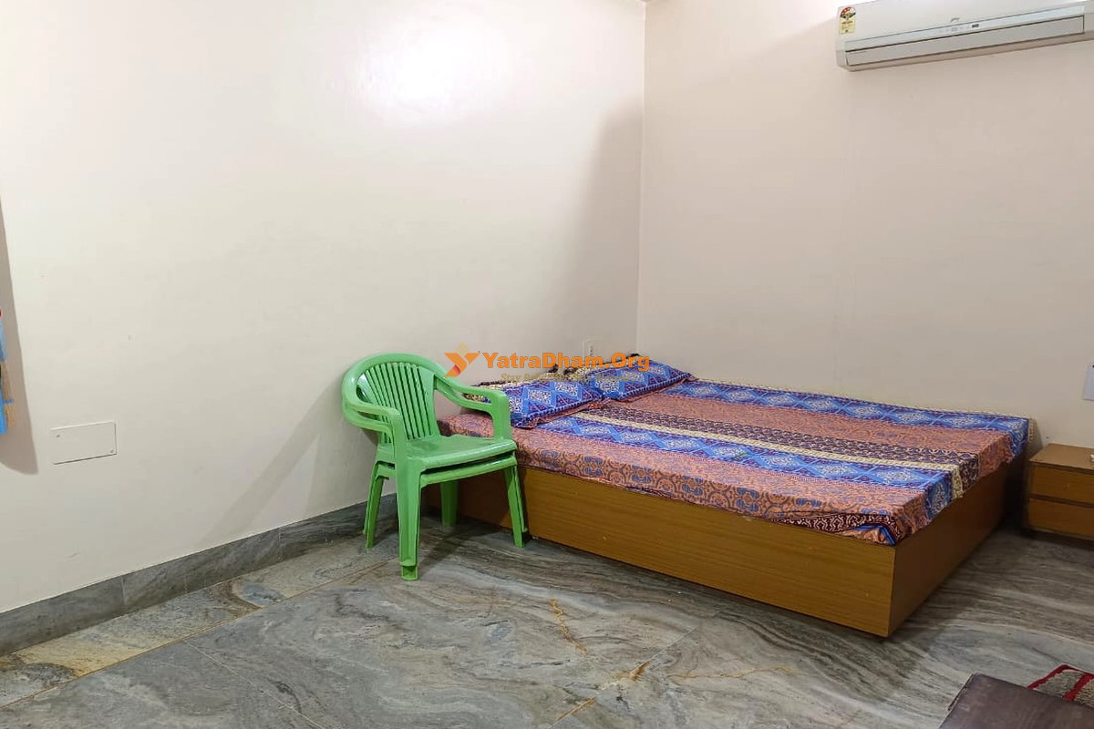 Jatipura Hotel Giriraj Palace 2 Bed Room View