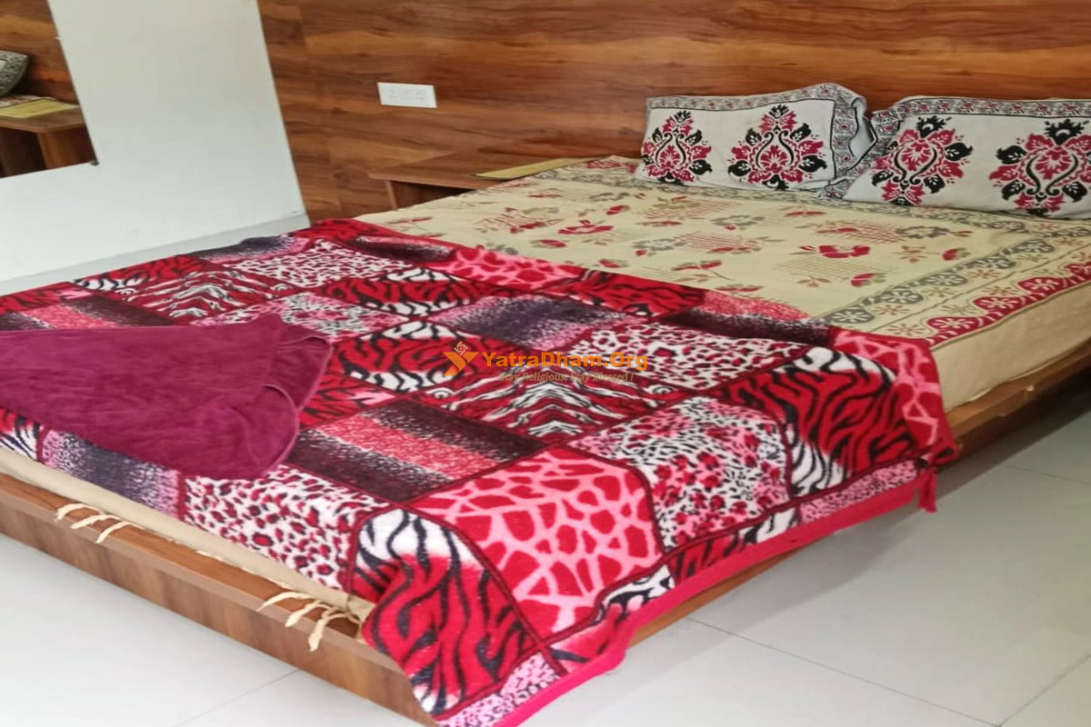 Sai Lodging and Boarding Alandi 2 Bed Room
