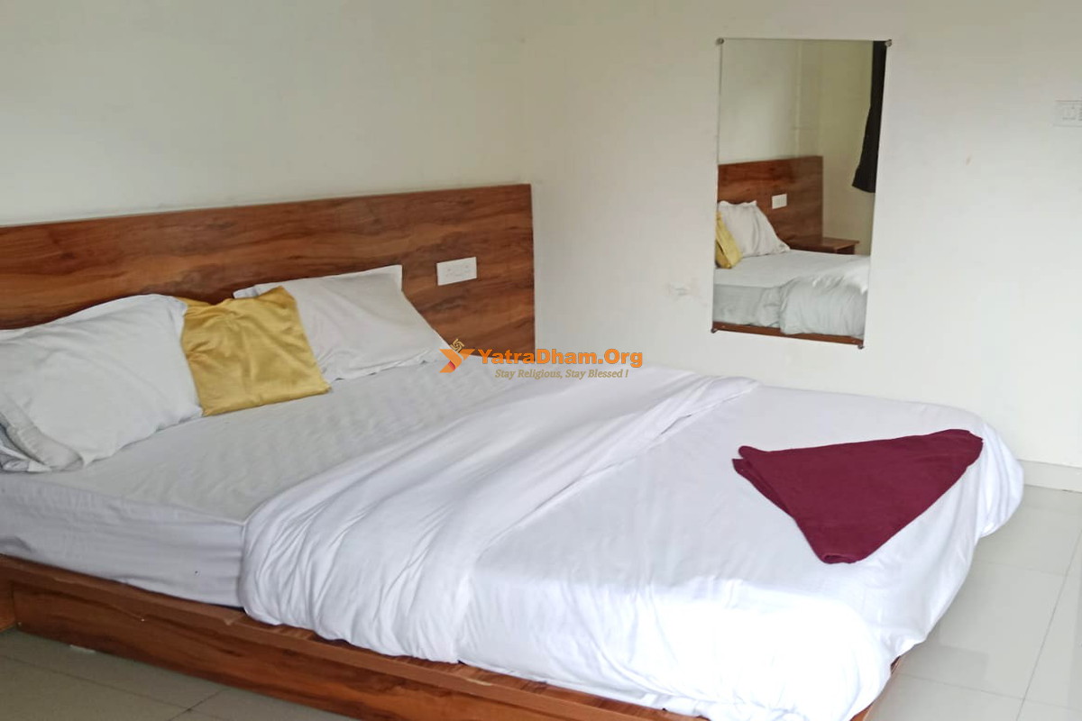 Sai Lodging and Boarding Alandi 2 Bed Room