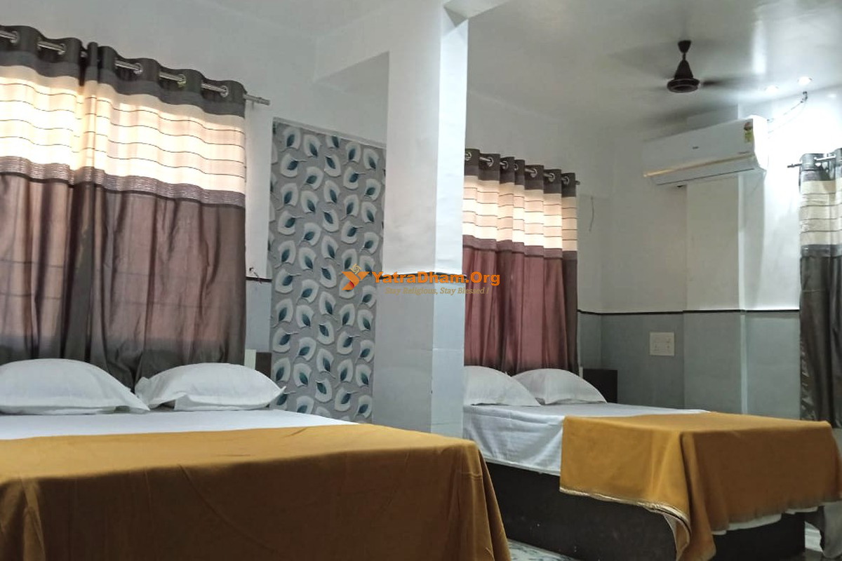 Pratik Lodge Alandi 4 Bed Room