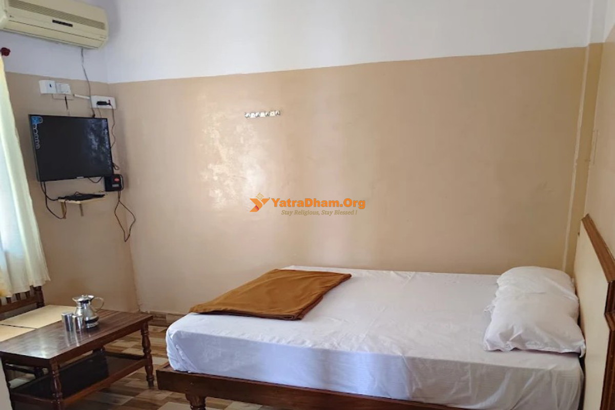 Hotel Raghu Shravanbela Gola 2 Bed Room