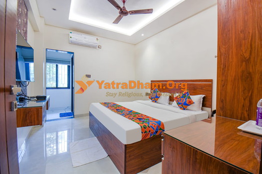 Gaurav Galaxy Pune Room