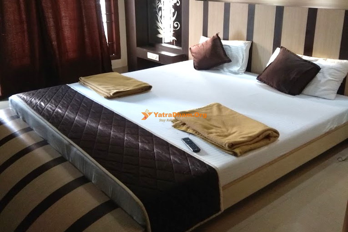 Hotel Chakravarthi Inn Tiruchendur 2 Bed Room
