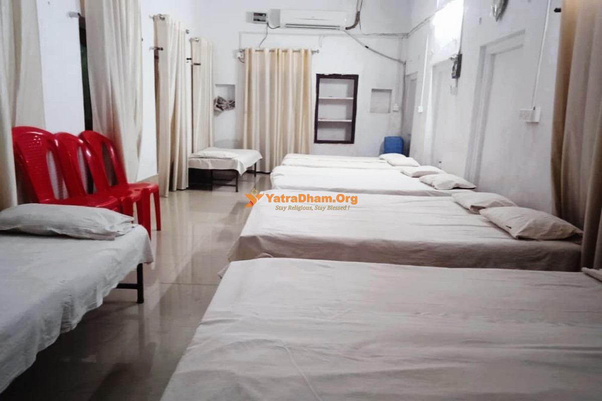 Shri Swami Shital Das Akhada Varanasi Room