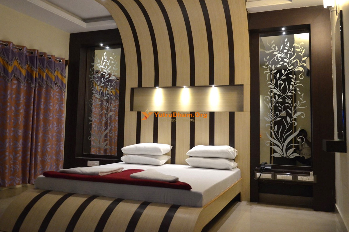 Hotel Chakravarthi Inn Tiruchendur 2 Bed Room