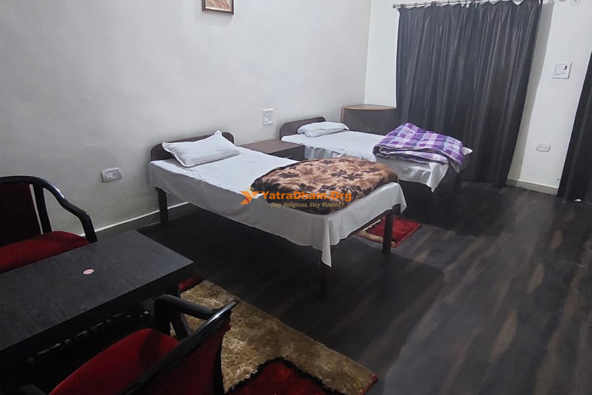Brijghat Shri Krishna Ashram By Shri Gyan Swaroopanand Maharaj 2 Bed Room View