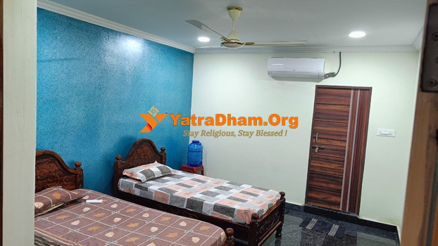 ISKCON Guest House Vijayawada Room