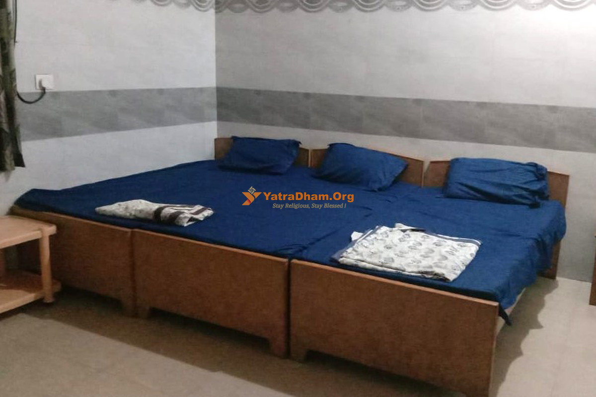 Mahawar Vaish Atithi Bhavan Mathura 3 Bed Room View