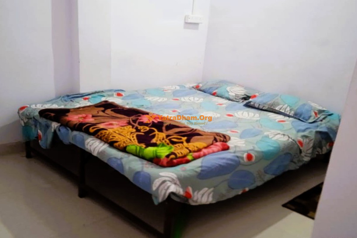 Shri Swami Shital Das Akhada Varanasi Room