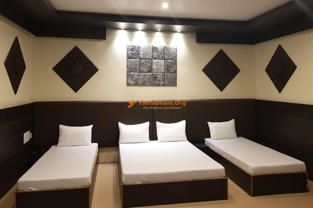 Hotel Chakravarthi Inn Tiruchendur 4 Bed Room