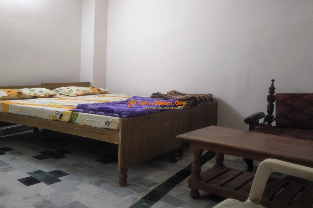 Hotel Amit Palace Prayagraj (Allahabad) Room