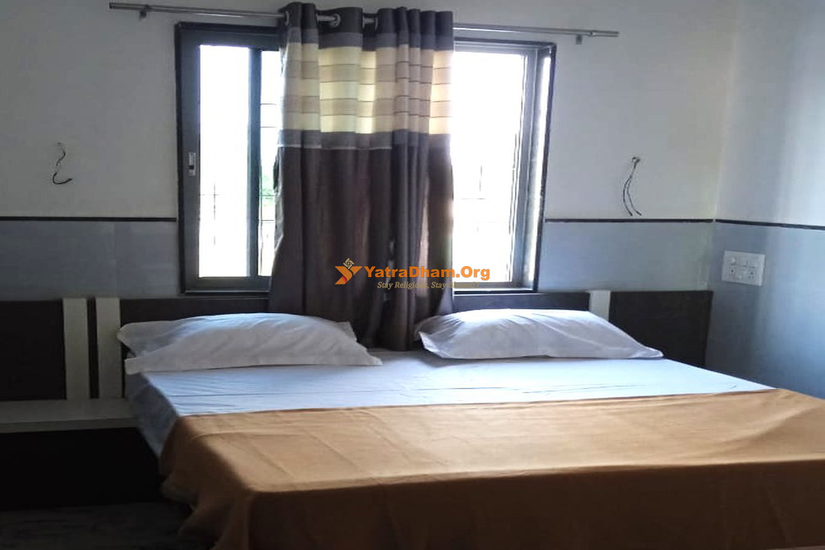 Pratik Lodge Alandi 2 Bed Room
