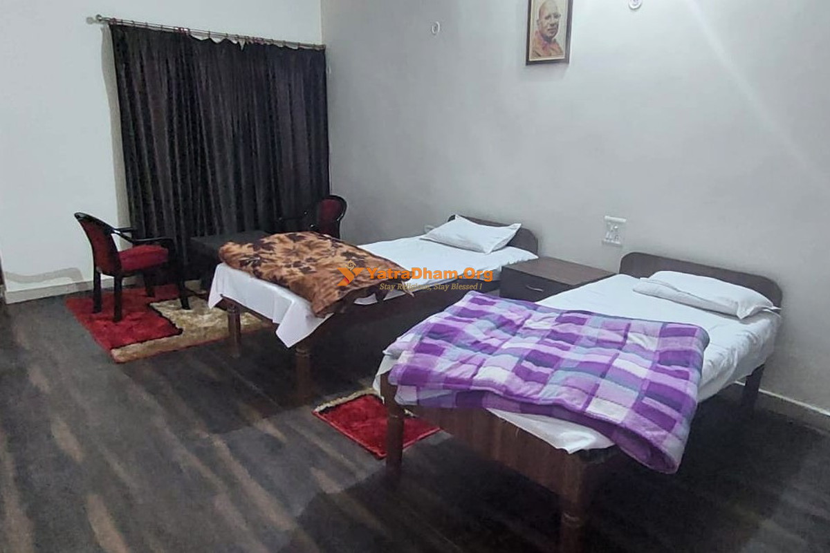 Brijghat Shri Krishna Ashram By Shri Gyan Swaroopanand Maharaj 2 Bed Room View