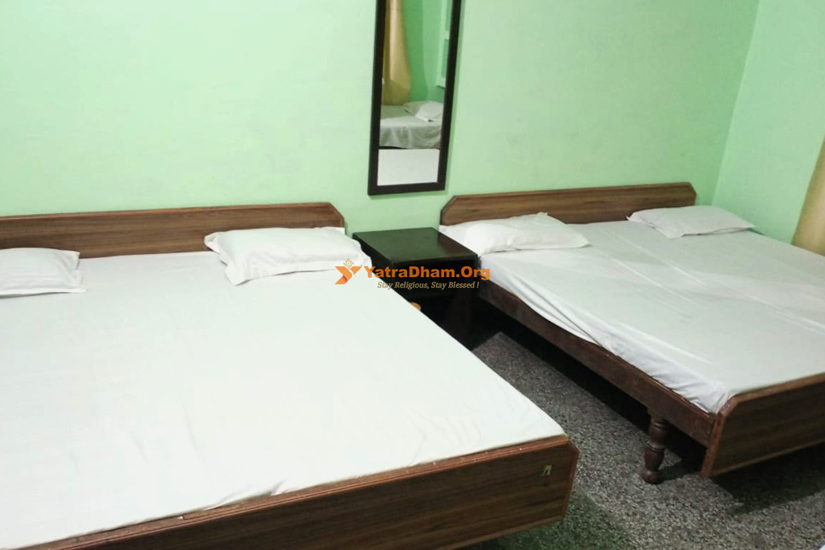 Hotel Neelkanth Guptkashi 4 Bed Room