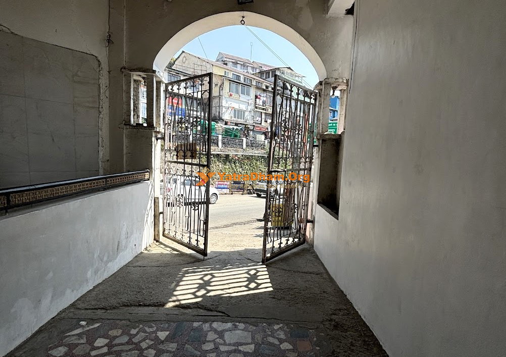 Gurudwara Shri Guru Singh Sabha Mussoorie Room Entrance