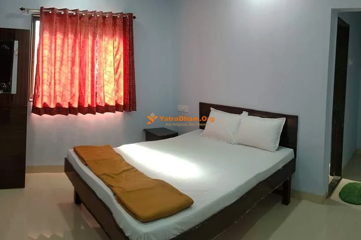 Shriraj Lodge Akkalkot 2 Bed Room