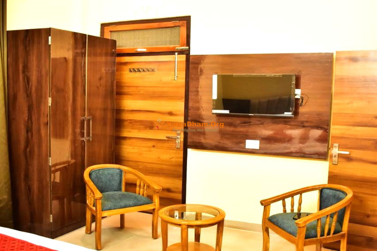 Saraswati Luxurious Home Stay Ayodhya TV