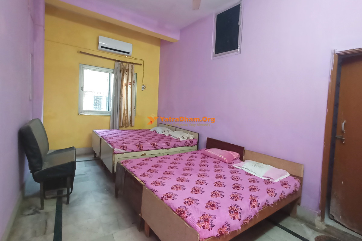 Madhusudan Kripa Dharamshala Mathura 4 Bed Room