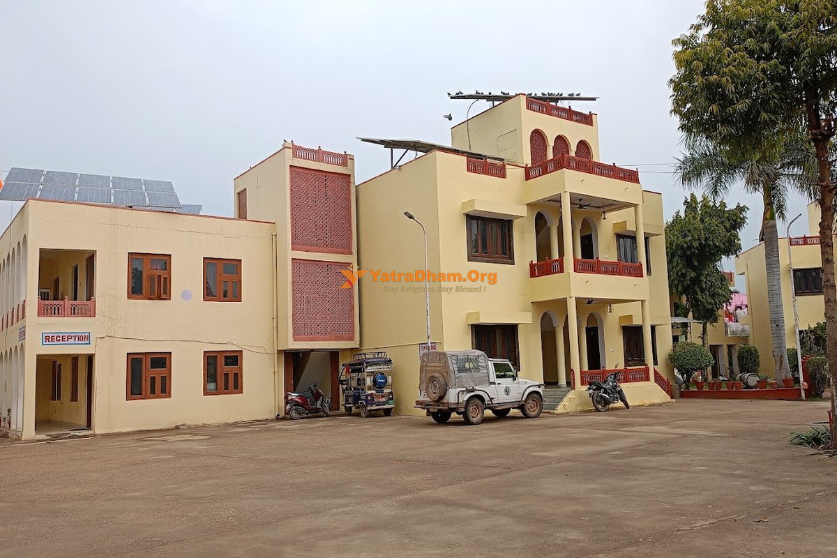 Kaila Devi Amarkunj Yatri Niwas Building