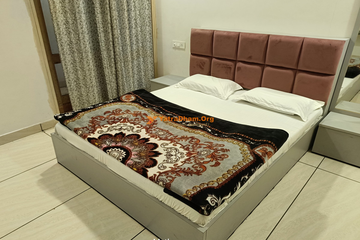 Radha Damodar Guest House Mathura 2 Bed Room