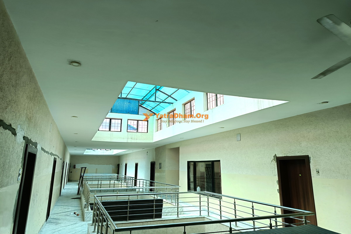 Vrindavan Radha Krishna Ashram 4 Bed Room