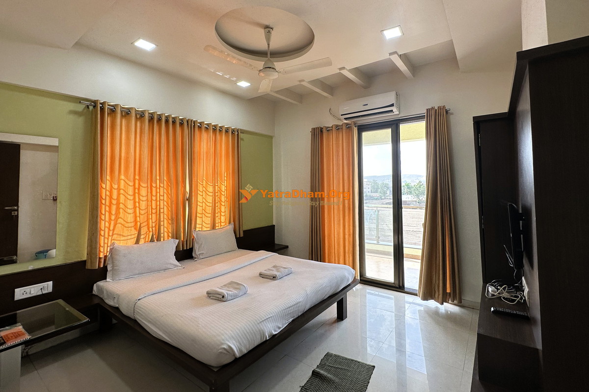 Hotel Shivas Inn Trimbakeshwar 2 Bed Room View