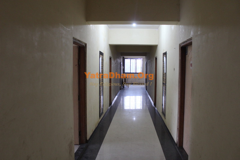 Shri Mahadaba Patil Maharaj Dharamshala Narsinhwadi (Kolhapur) 2 Bed non-AC Lobby