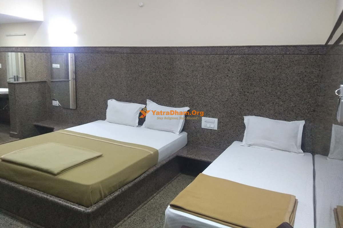 Vasavi Bhavan Shirdi 3 Bed Room