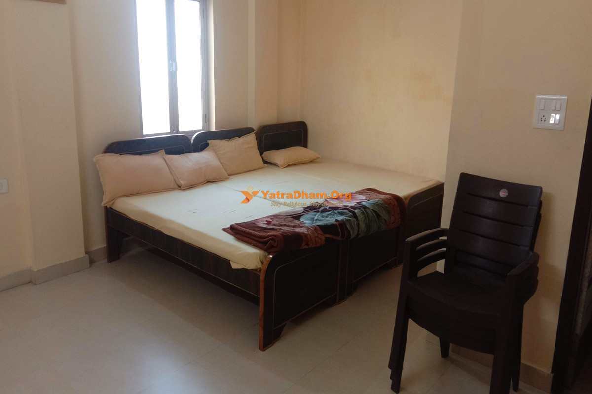 Visakha Sri Sarada Peetham Varanasi 3 Bed Room