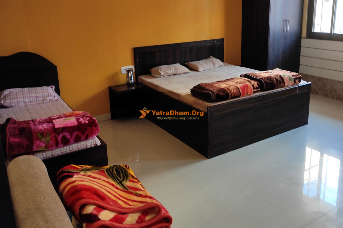 Shri Shyam Kunj Dharamshala Khatu 3 Bed Room