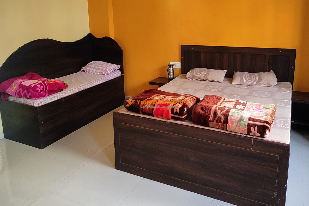 Shri Shyam Kunj Dharamshala Khatu 3 Bed Room