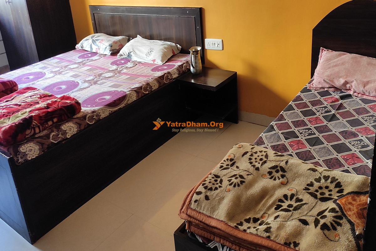 Shri Shyam Kunj Dharamshala Khatu 3 Bed Room