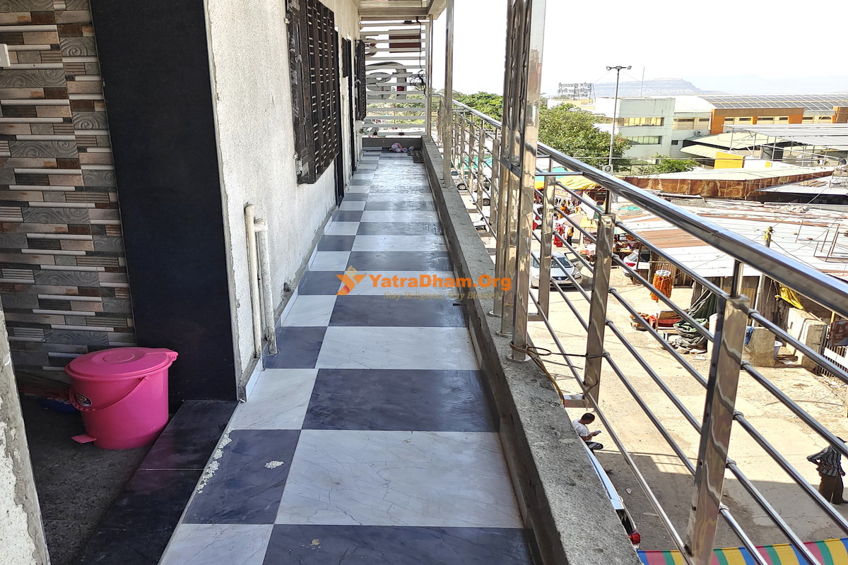 Saptashrungi Hotel Shiv Gorakh Singel  Bed Room View