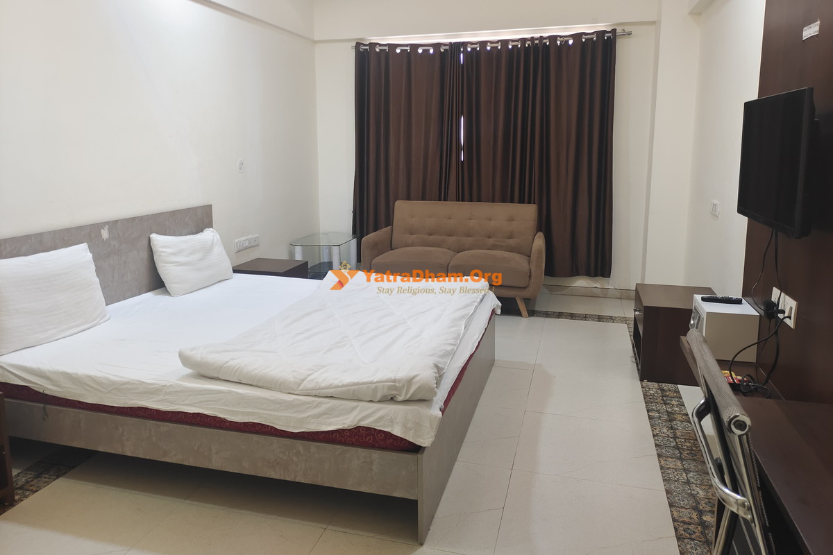 Saptashrungi Hotel Rama 2 Bed Room View