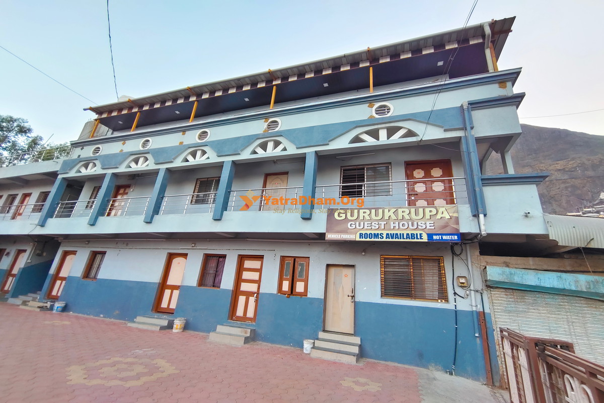 Gurukrupa Guest House Saptashrungi - Deluxe_Rooms_1