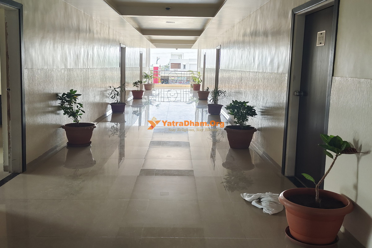 Hotel Neelayam Garden Ozar (Pune) Balcony