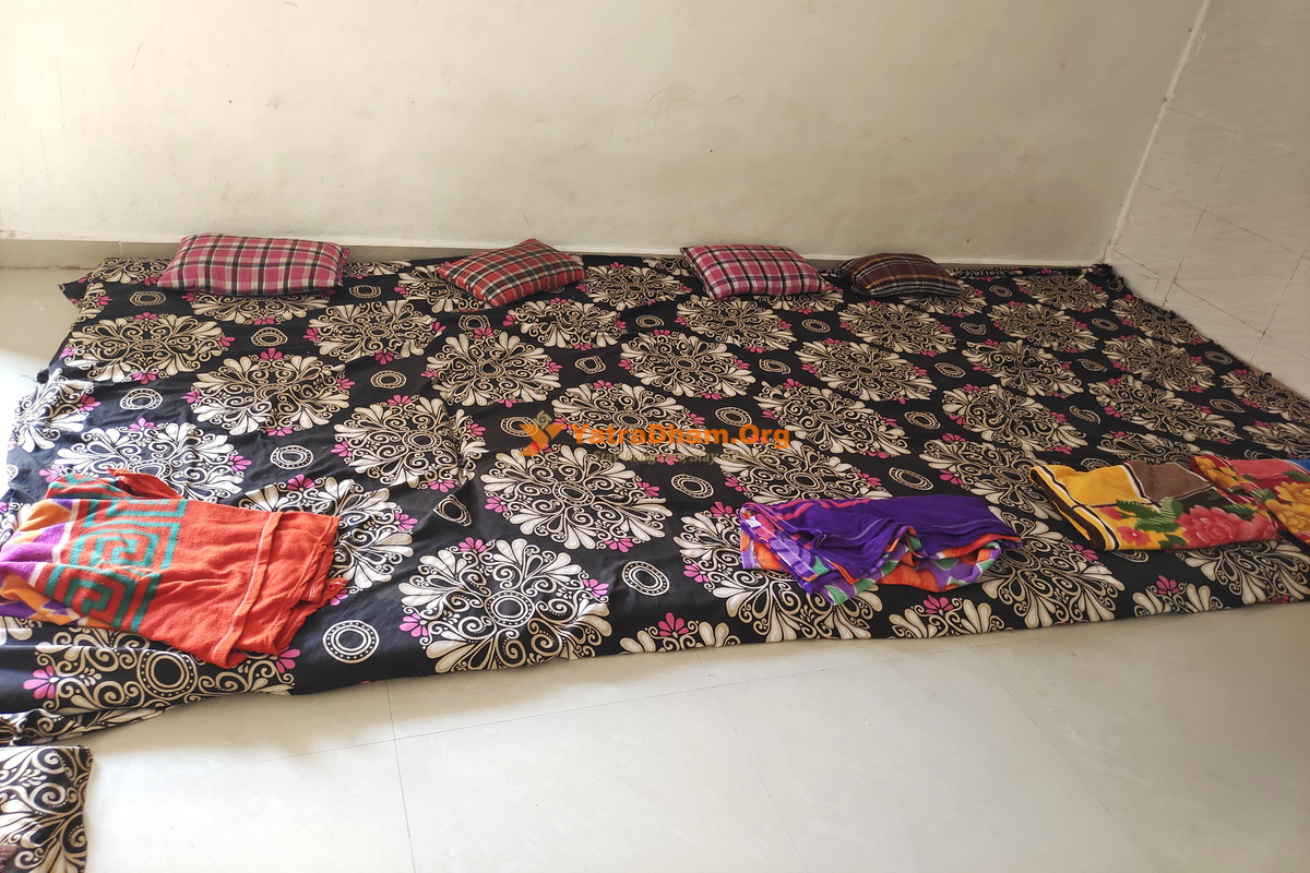 Alandi Devi Das Dharamshala Bhakt Niwas Room View