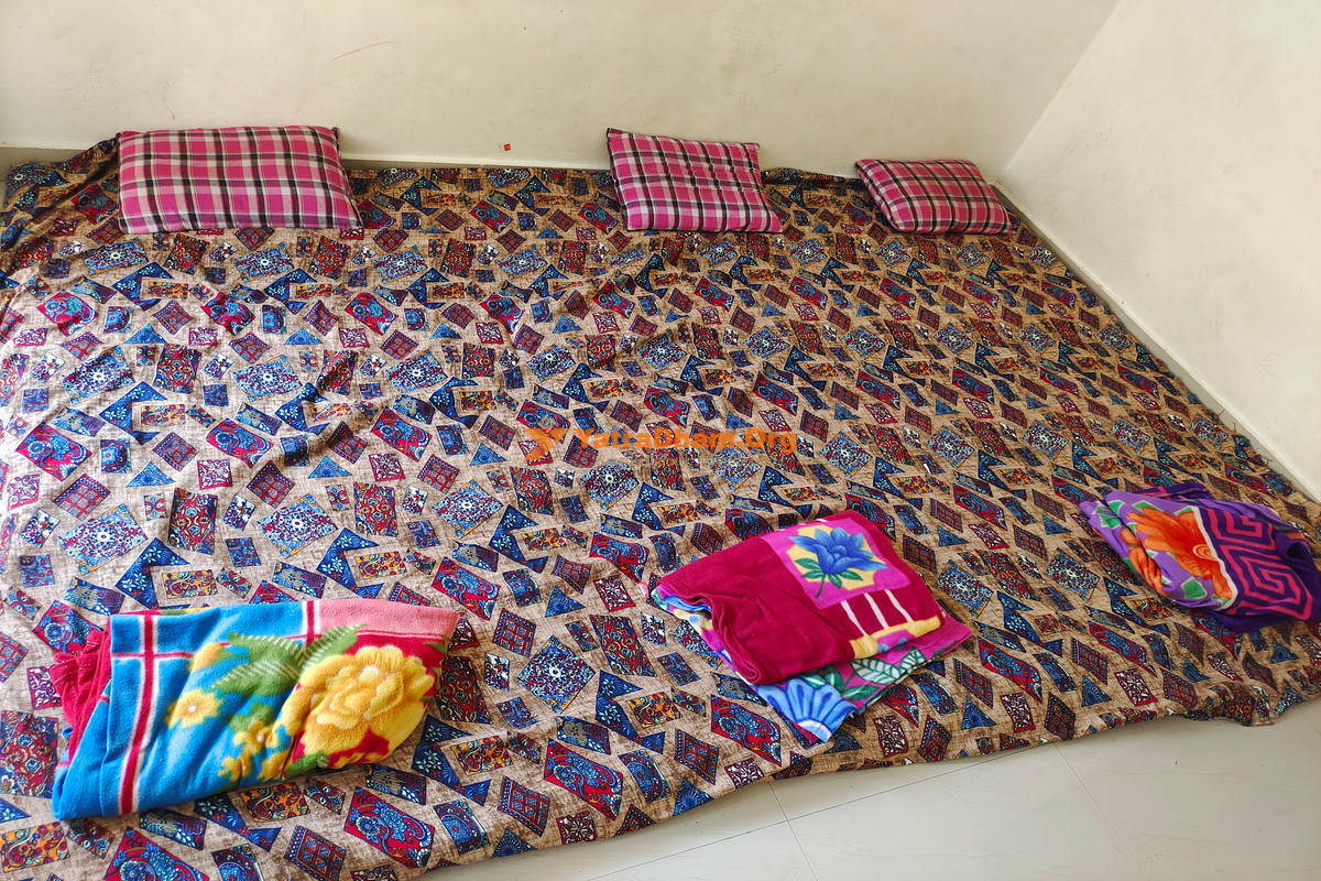 Alandi Devi Das Dharamshala Bhakt Niwas Room View